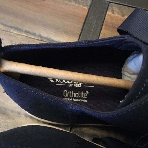 Awesome NWT Koolaburra by UGG sneakers - Picture 6 of 6